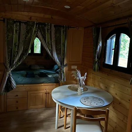 Roulotte Avec Bain Nordique Camping Ecommoy